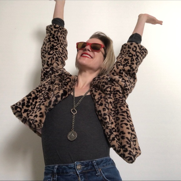 Meet your Posher, Sari - Picture 2 of 3